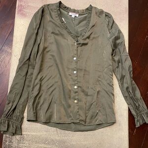 Andree - medium v neck  button down.